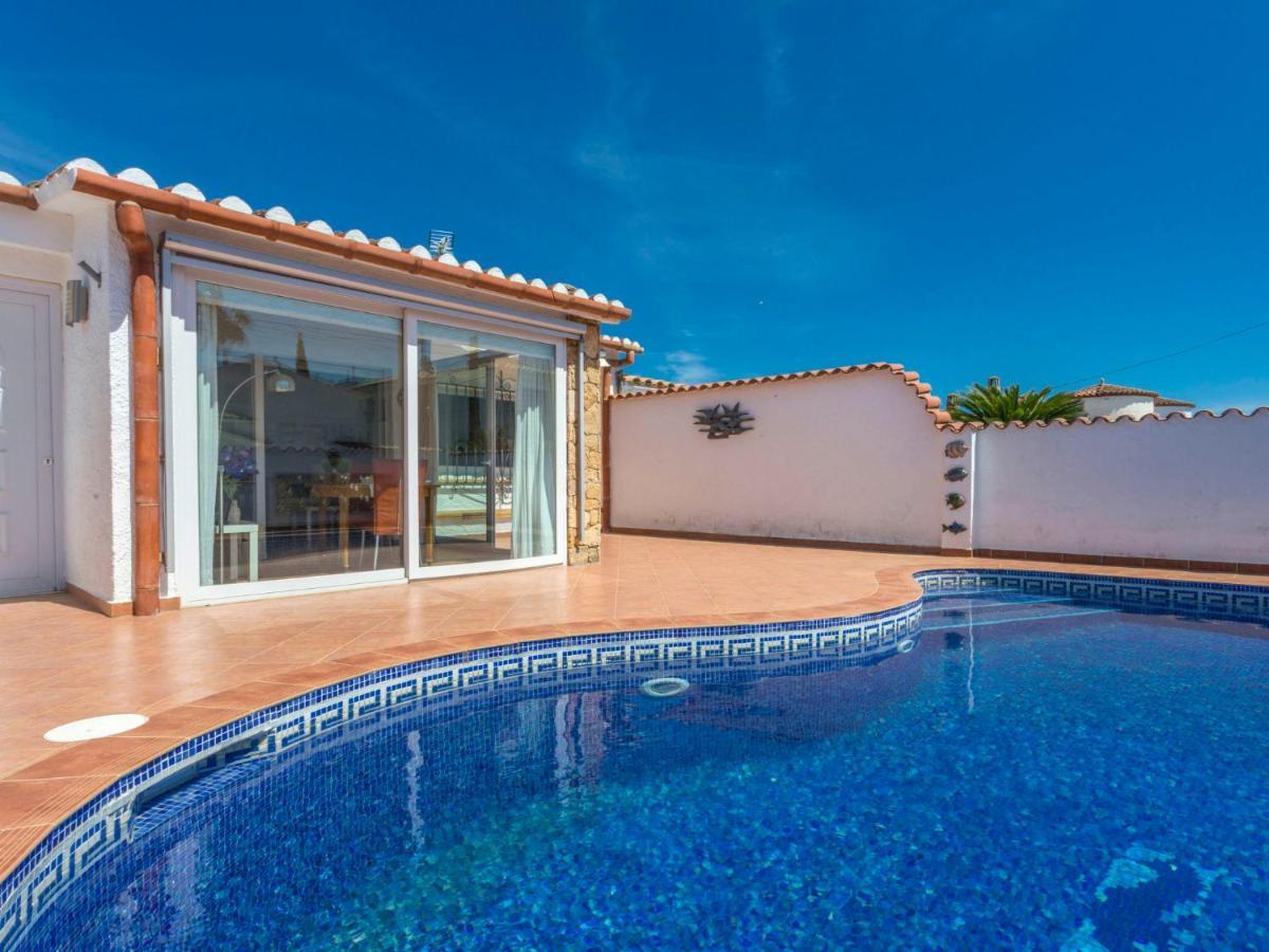 Holiday Home Peni By Interhome Empuriabrava Eksteriør billede