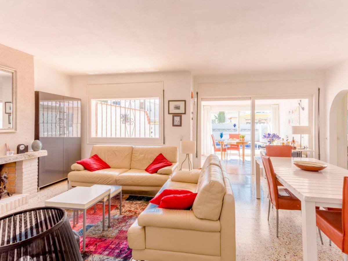 Holiday Home Peni By Interhome Empuriabrava Eksteriør billede