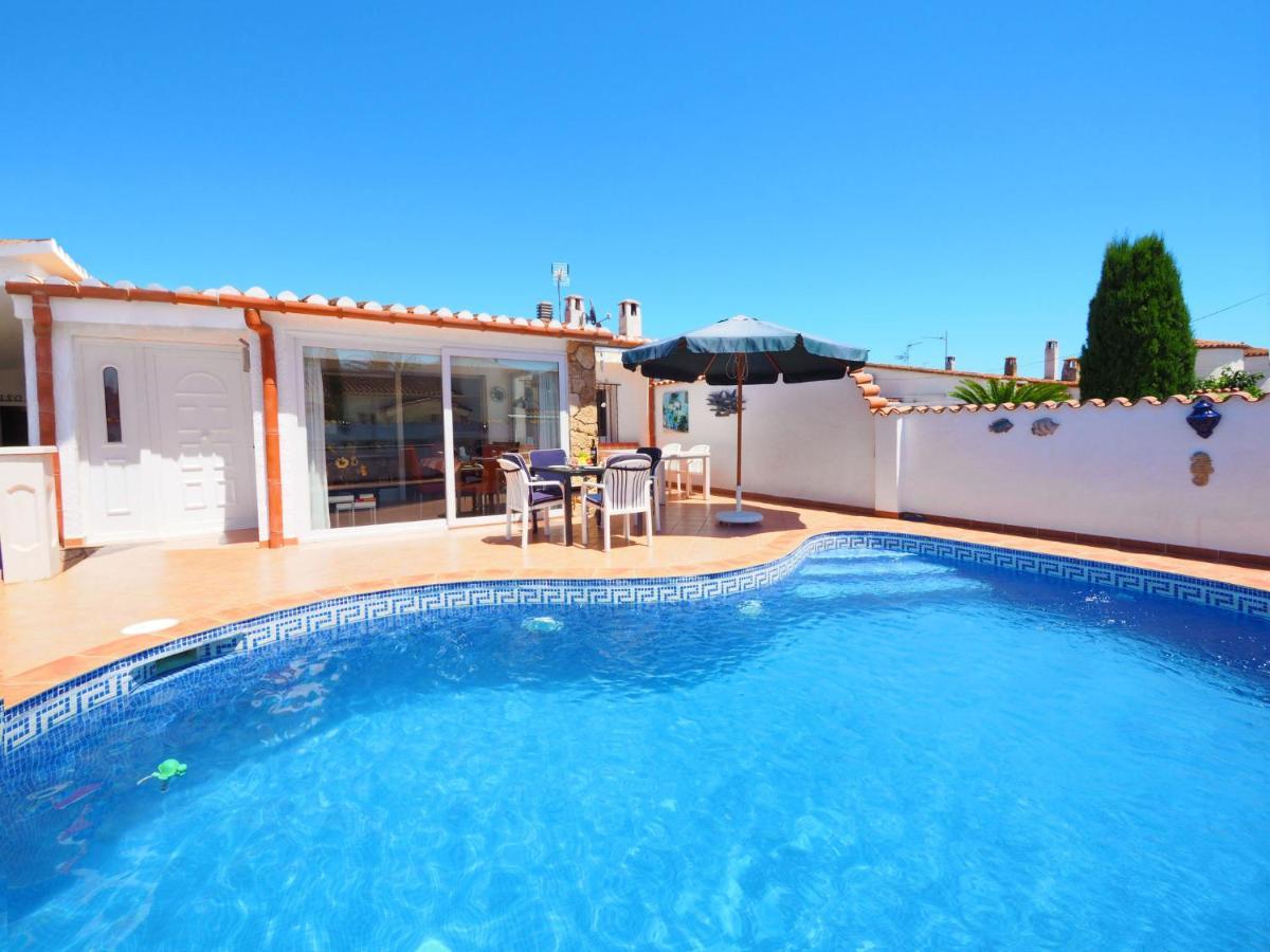 Holiday Home Peni By Interhome Empuriabrava Eksteriør billede